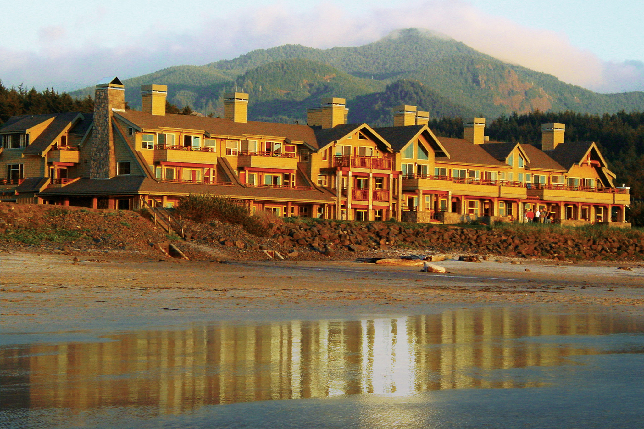 Sister Properties Lodge at Columbia Point