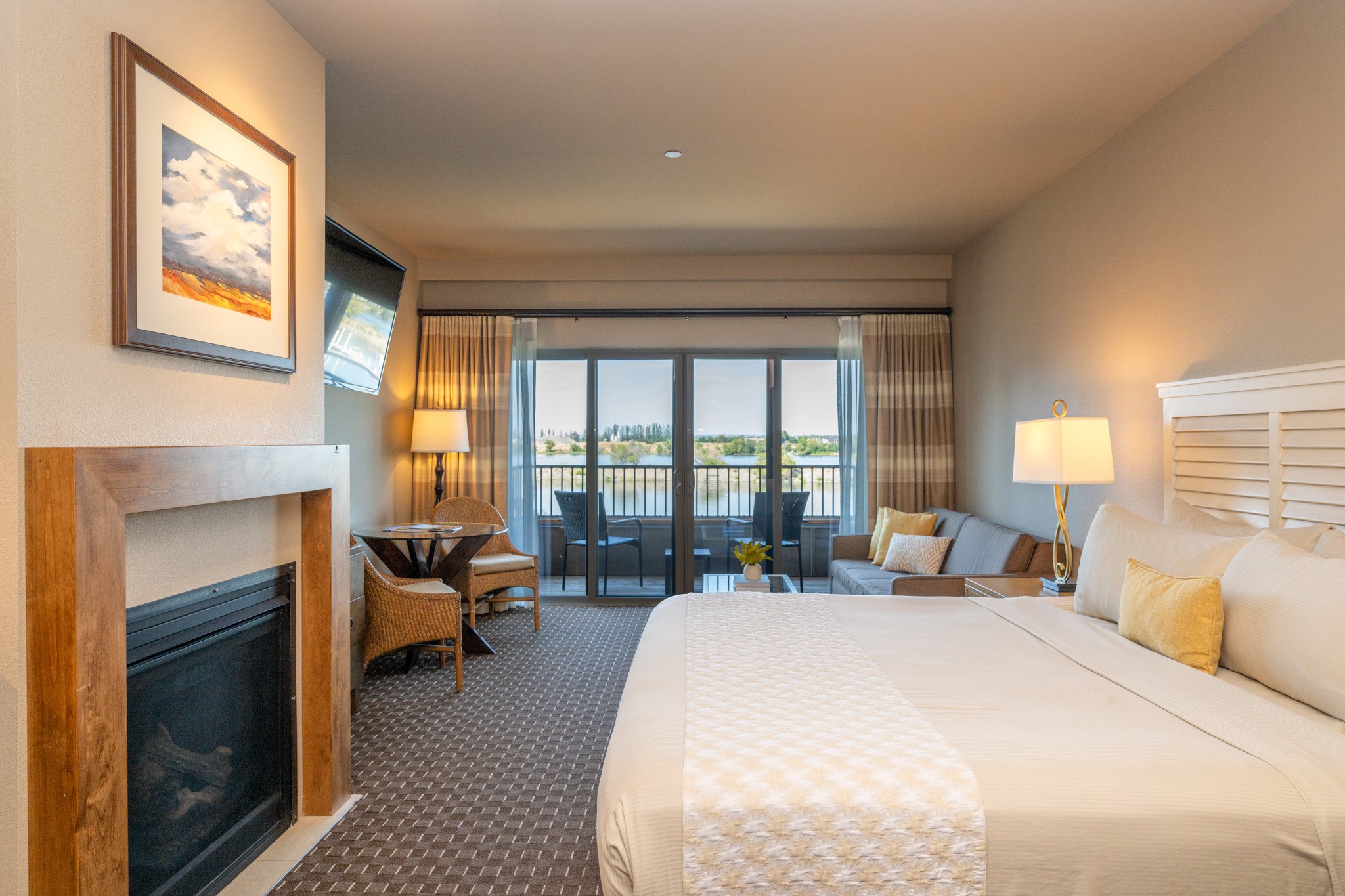 Riverfront King Premium at The Lodge at Columbia Point