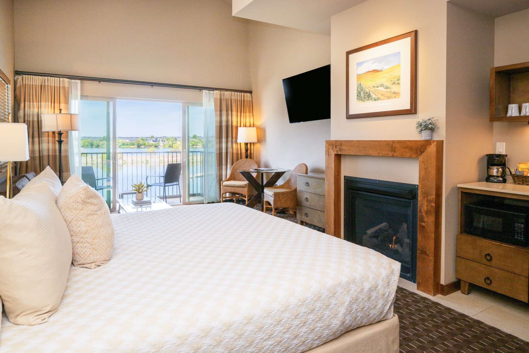 Corner Riverfront King at The Lodge at Columbia Point