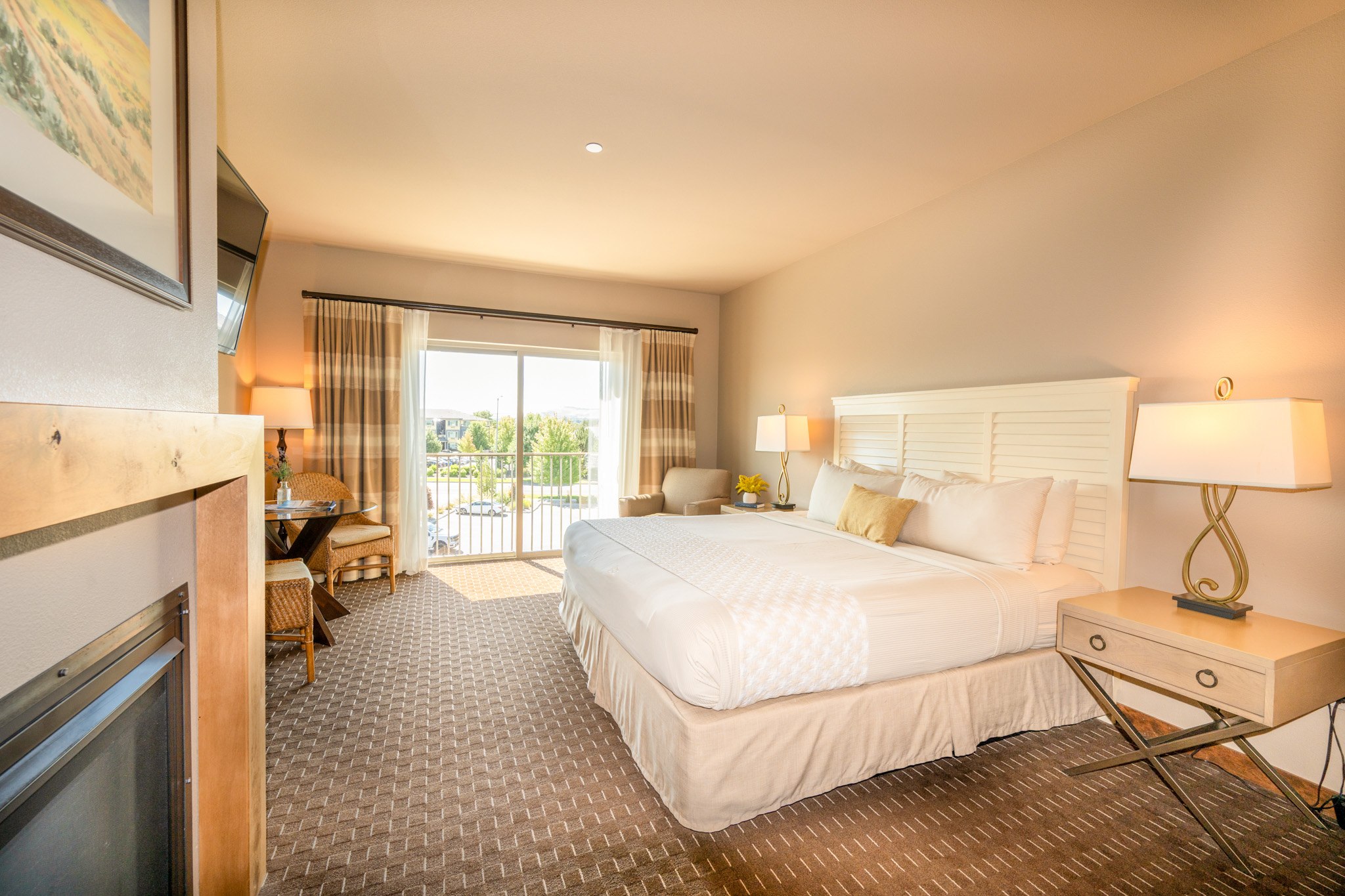 Mountain View 2 Queen Guest Rooms at The Lodge at Columbia Point