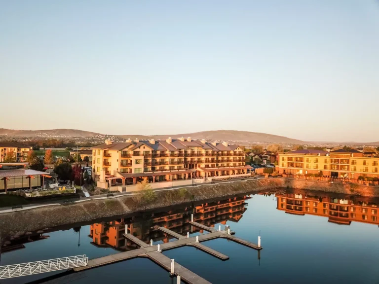 Earn Free Nights & Save with Stash Rewards